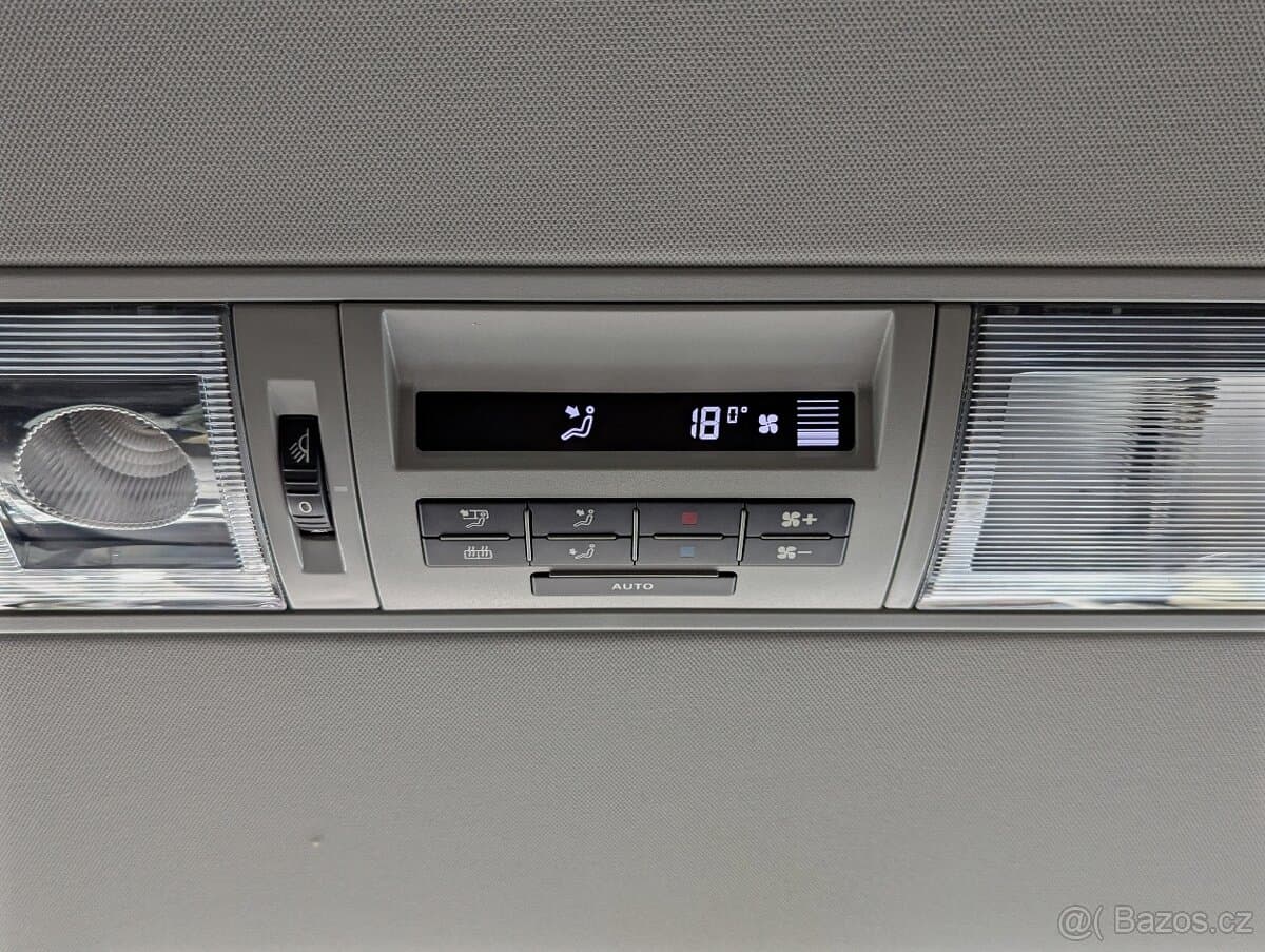 2015 Volkswagen MULTIVAN - 16