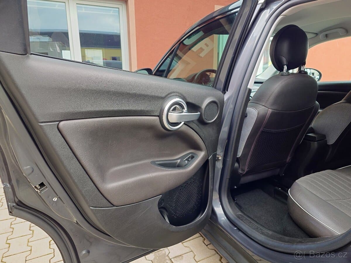 2015 Fiat 500X - 16
