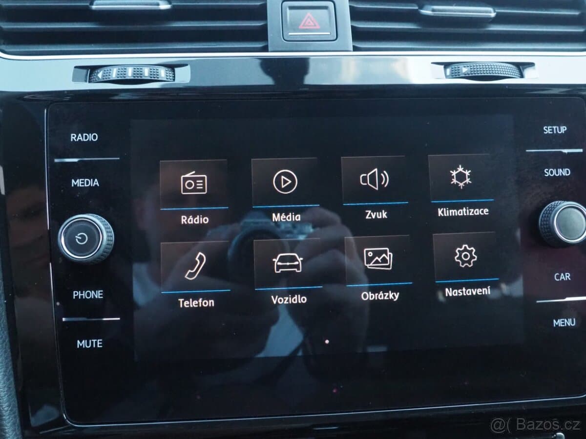 2017 Volkswagen GOLF - 16