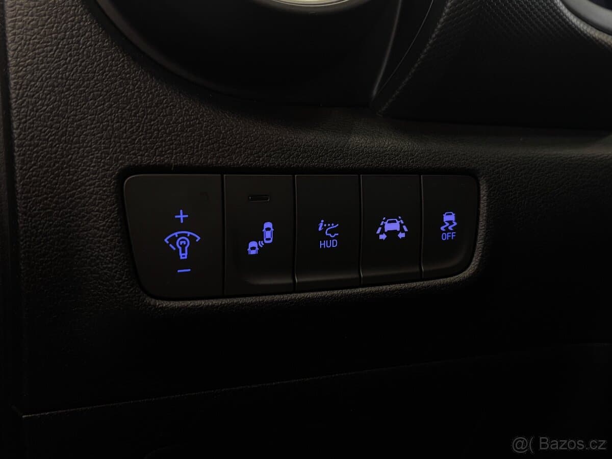 2018 Hyundai KONA - 16
