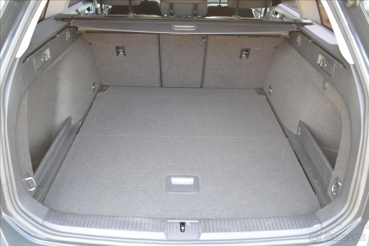 2019 Volkswagen PASSAT - 16