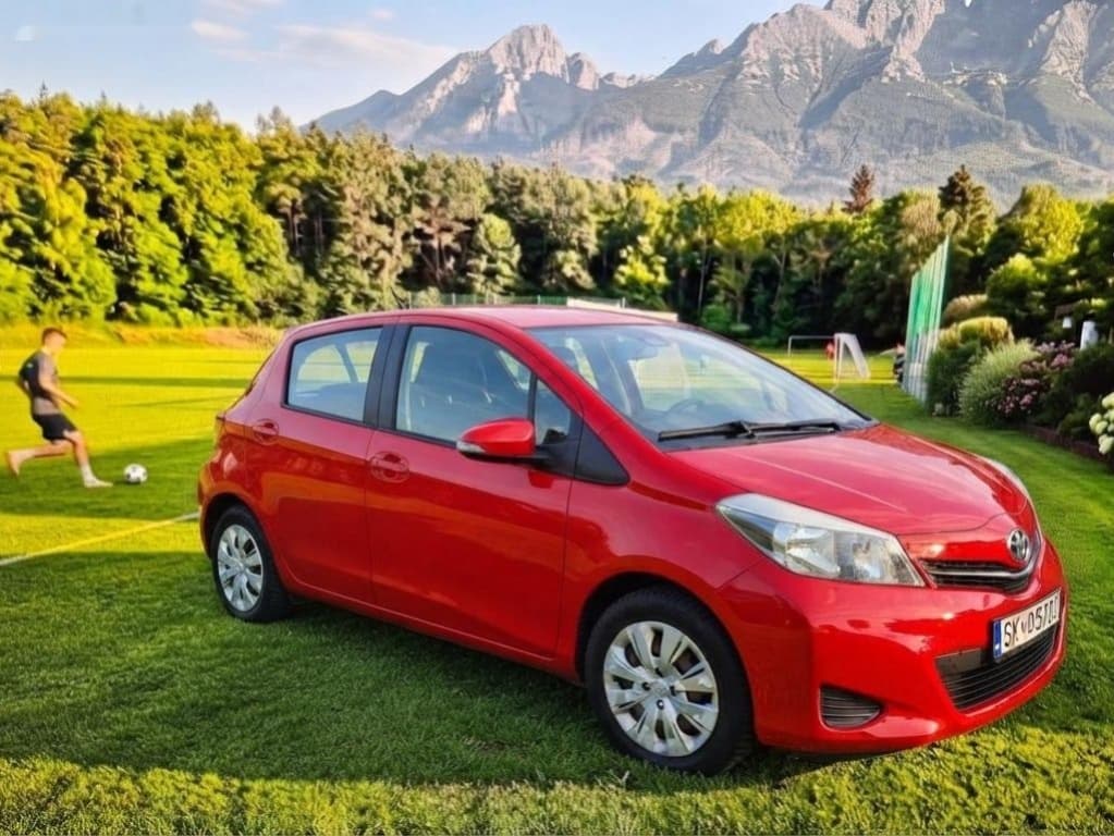 2013 Toyota YARIS - 16