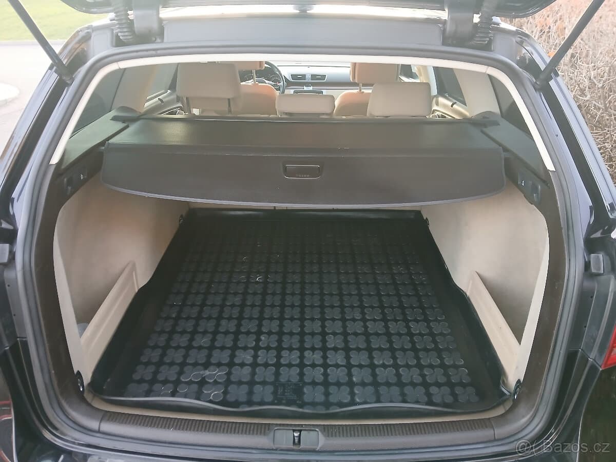 2013 Volkswagen PASSAT - 16