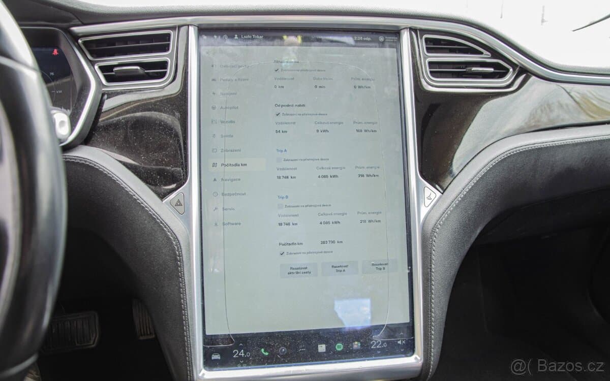2014 Tesla MODEL S - 16