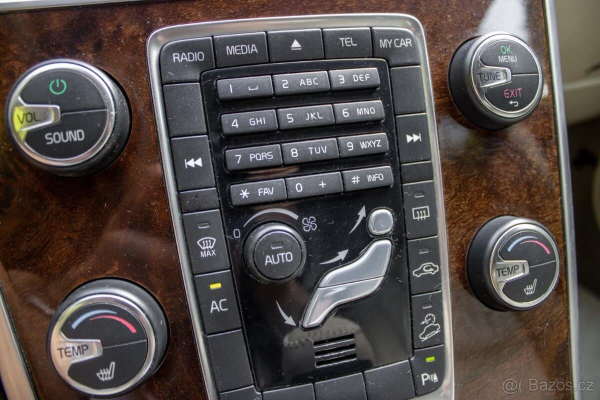 2011 Volvo XC60 - 16