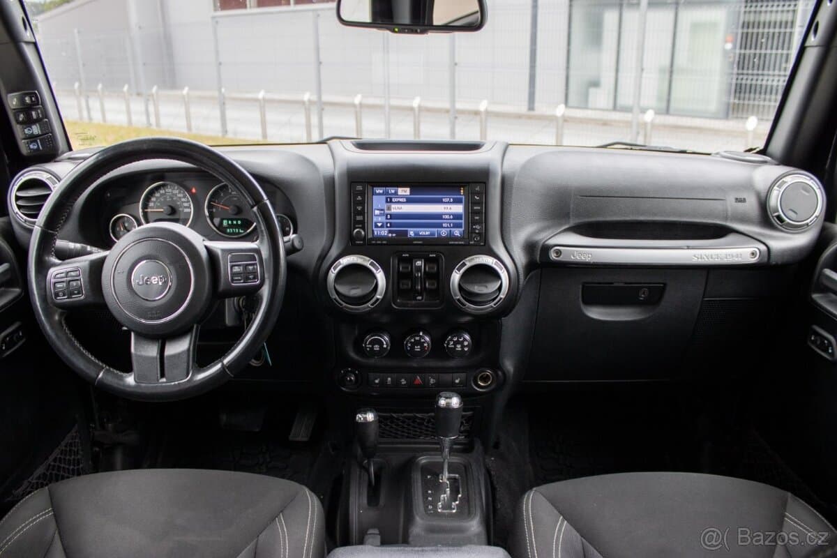 2016 Jeep WRANGLER - 16