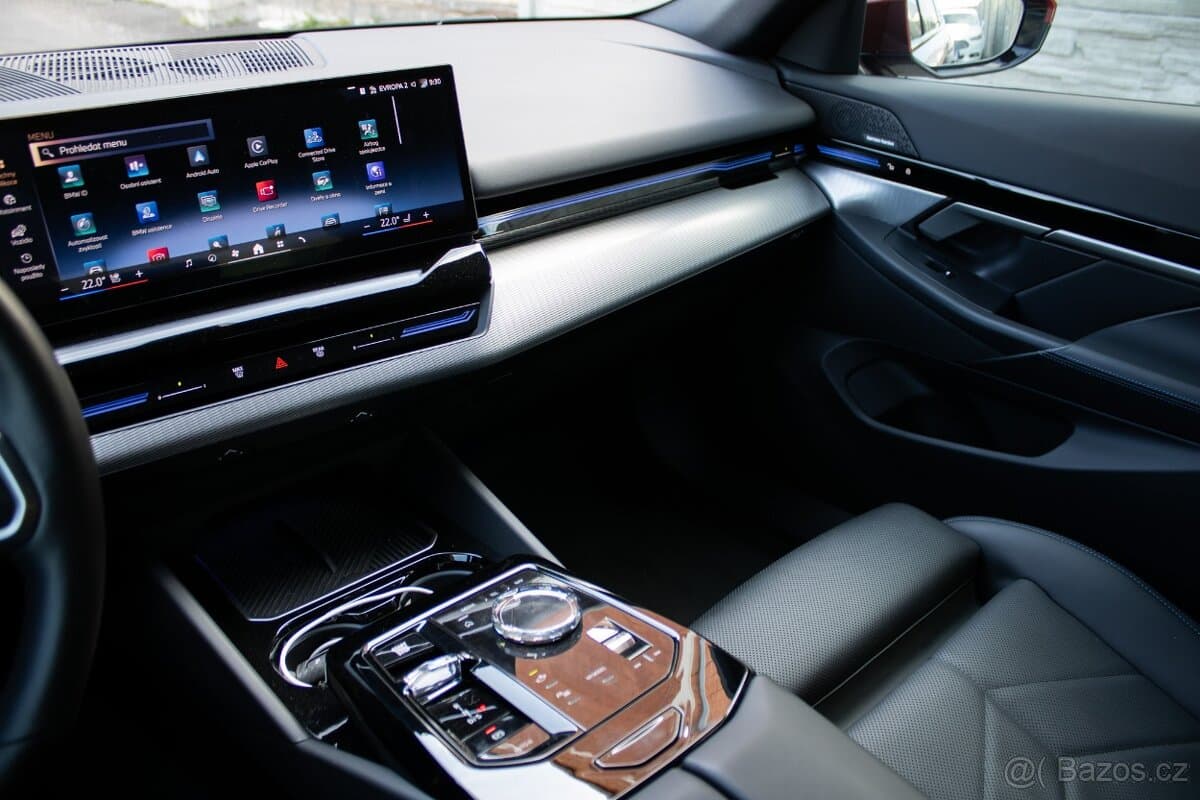 2024 BMW 5-SERIES - 16