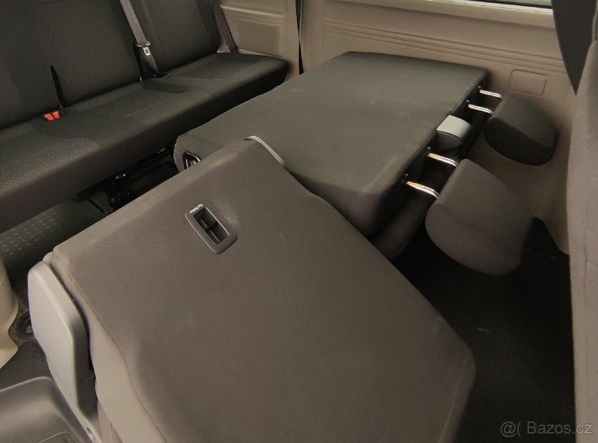 2018 Volkswagen CARAVELLE - 16