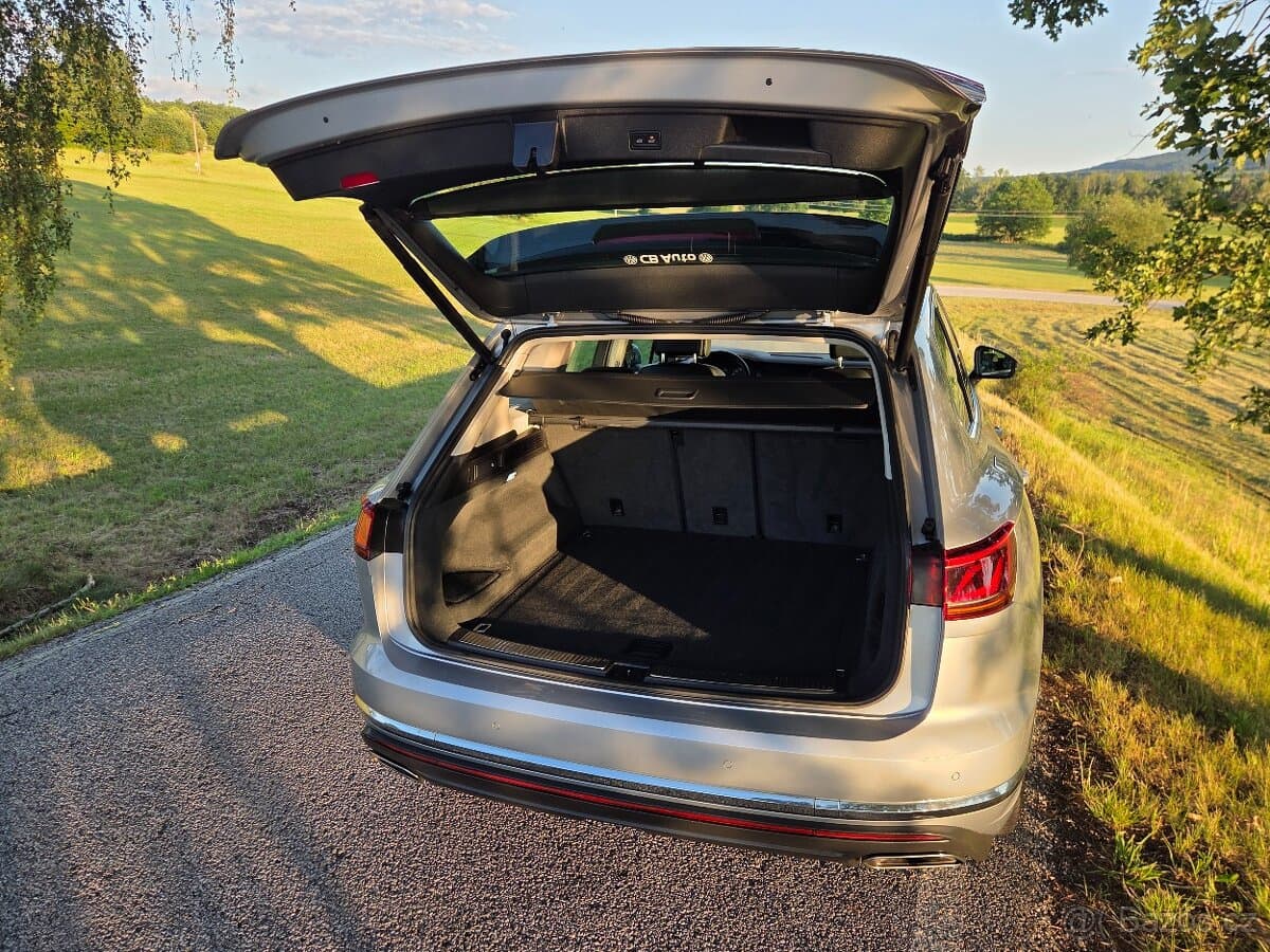 2018 Volkswagen TOUAREG - 16