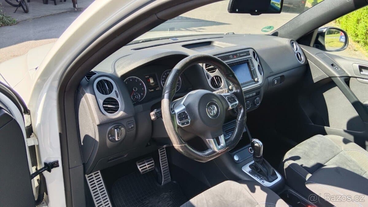 2015 Volkswagen TIGUAN - 16