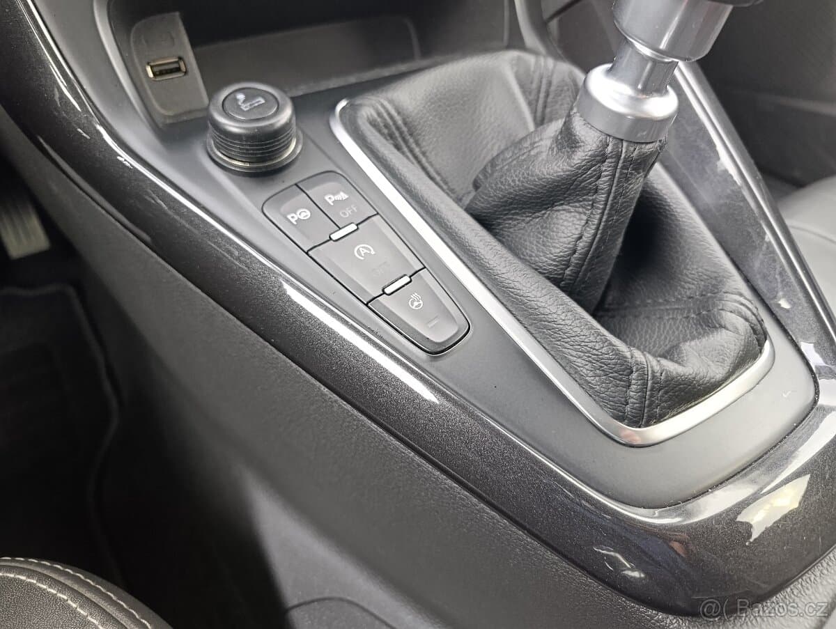 2016 Ford FOCUS - 16