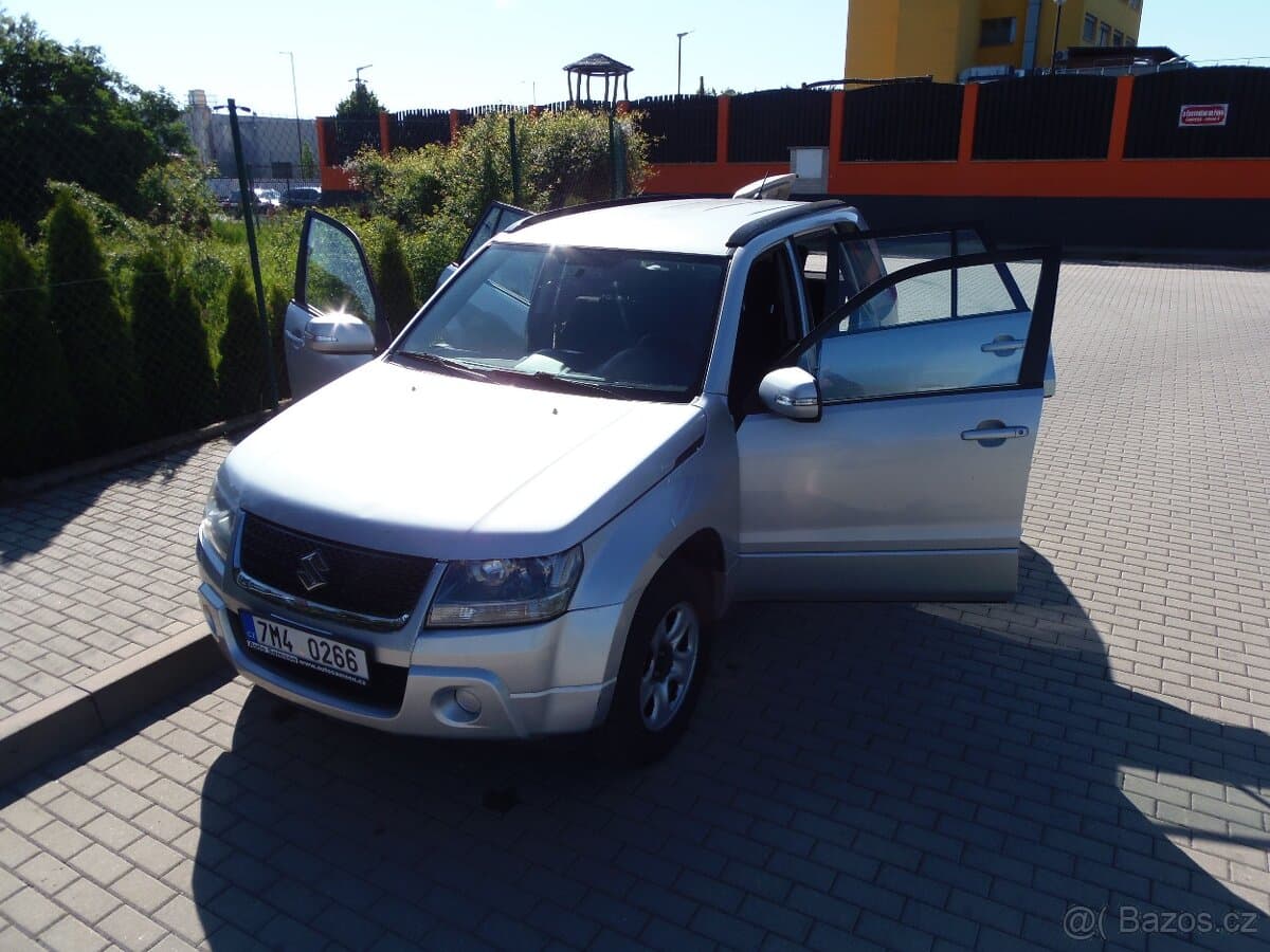 2009 Suzuki GRAND - 16