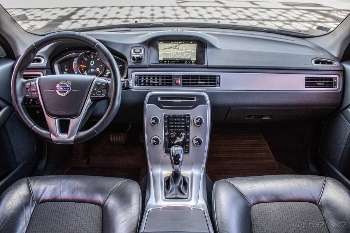 2016 Volvo V70 - 16