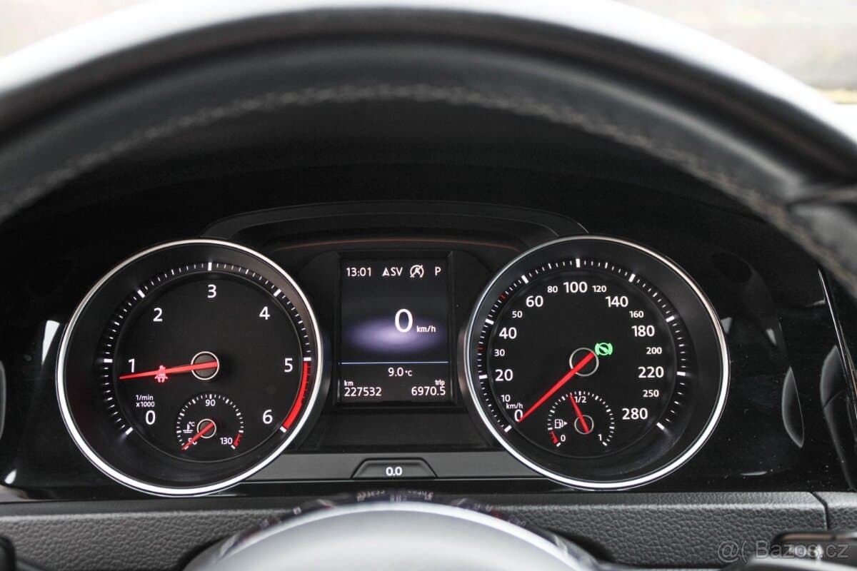 2019 Volkswagen GOLF - 16