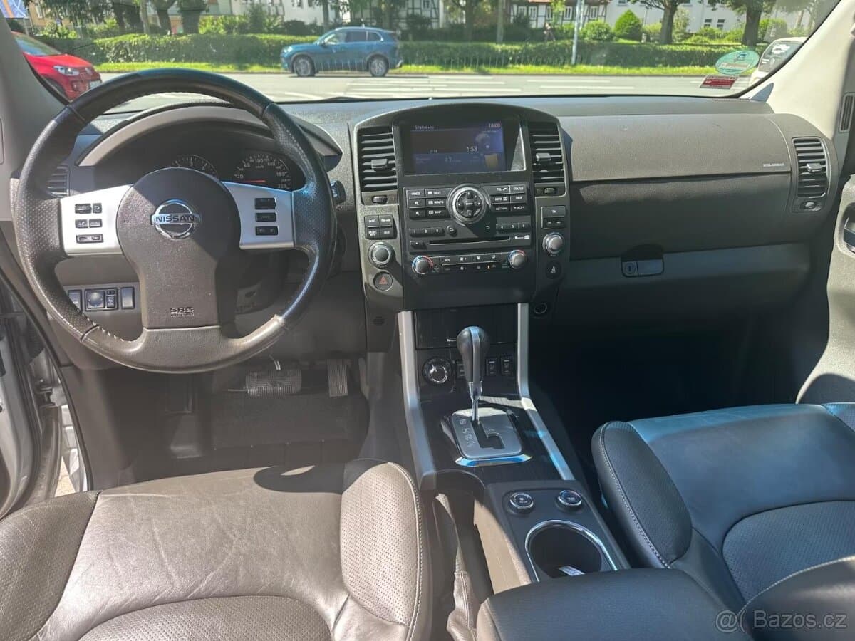 2014 Nissan PATHFINDER - 16