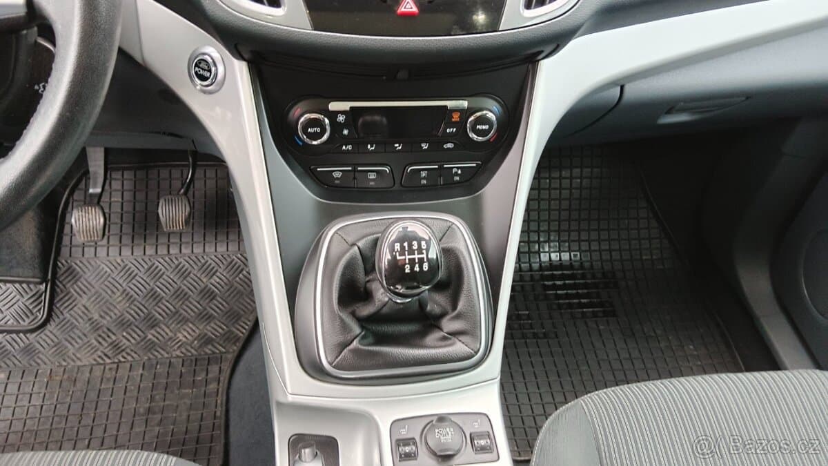 2011 Ford C-MAX - 16