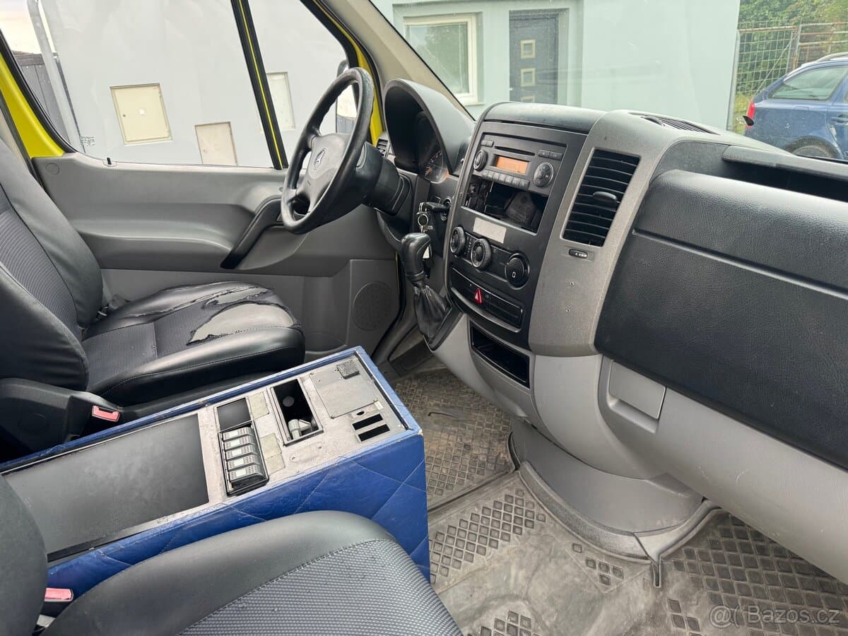 2009 Mercedes-Benz SPRINTER - 16