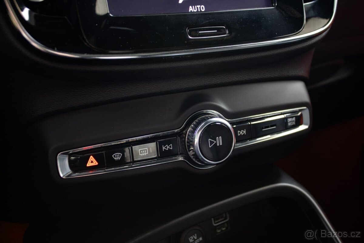 2018 Volvo XC40 - 16