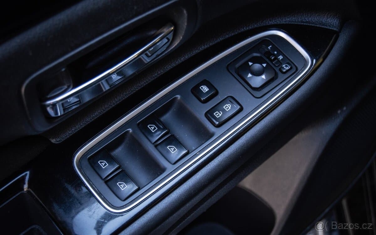 2019 Mitsubishi OUTLANDER - 16