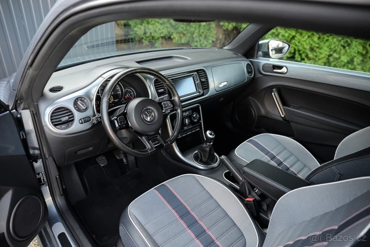 2018 Volkswagen BEETLE - 16