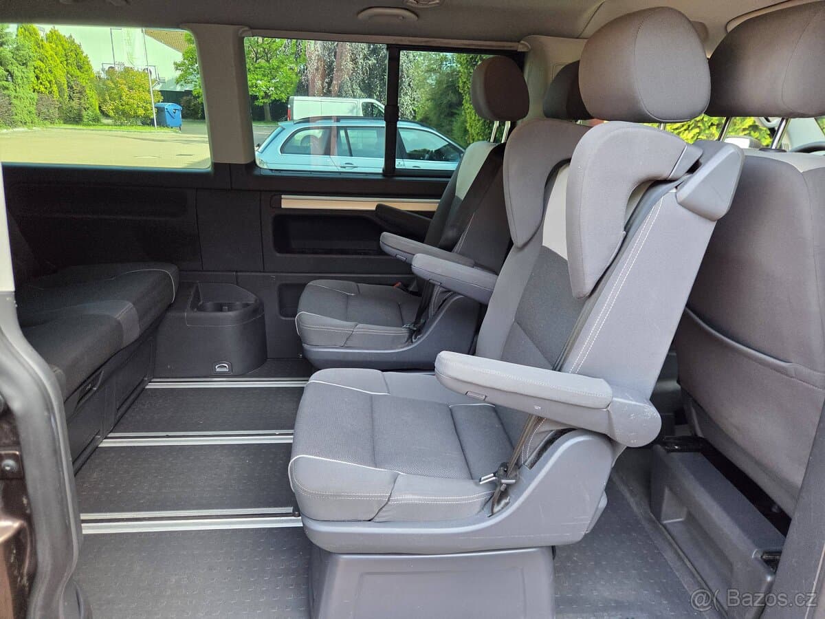 2010 Volkswagen MULTIVAN - 16