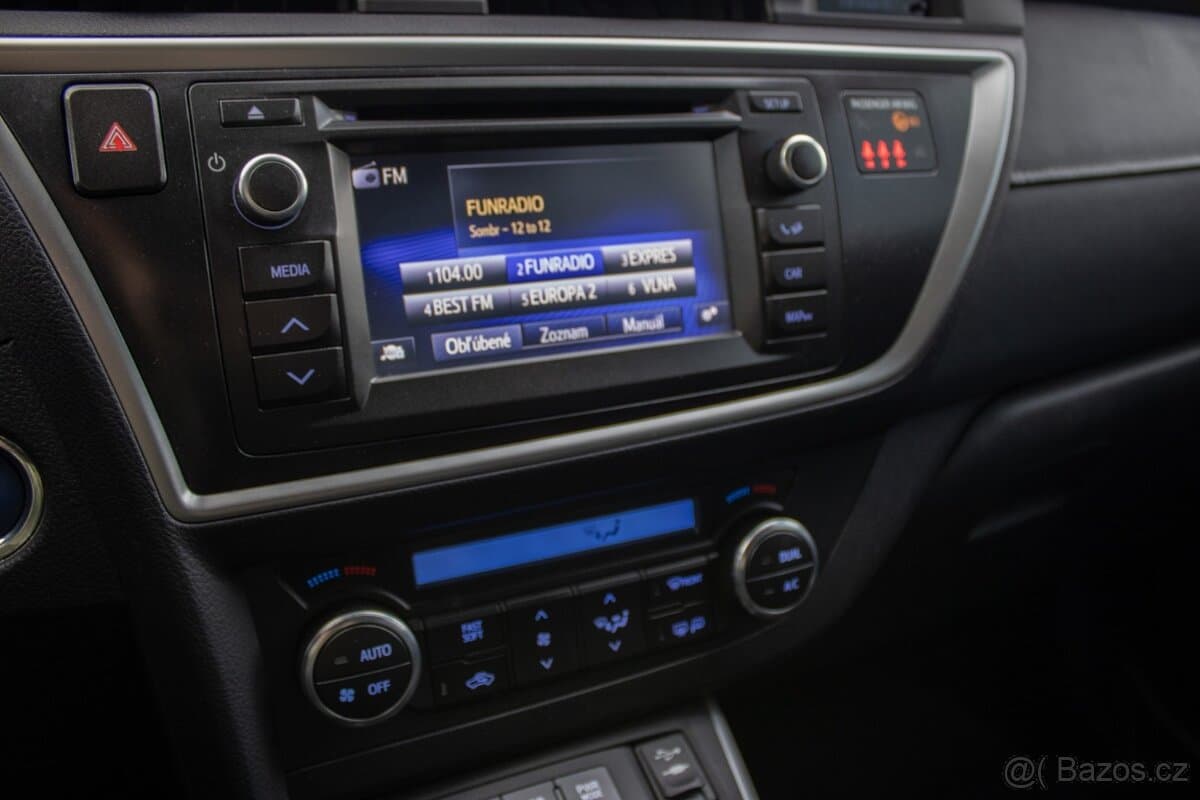 2014 Toyota AURIS - 16