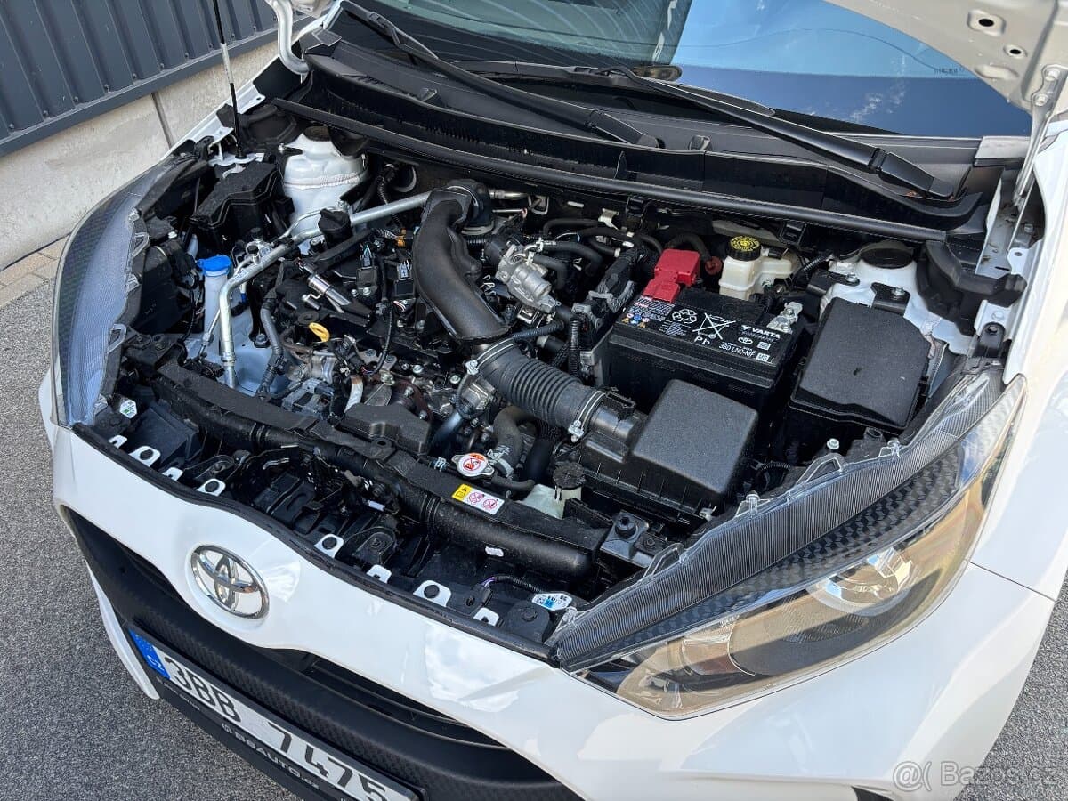 2023 Toyota YARIS - 16