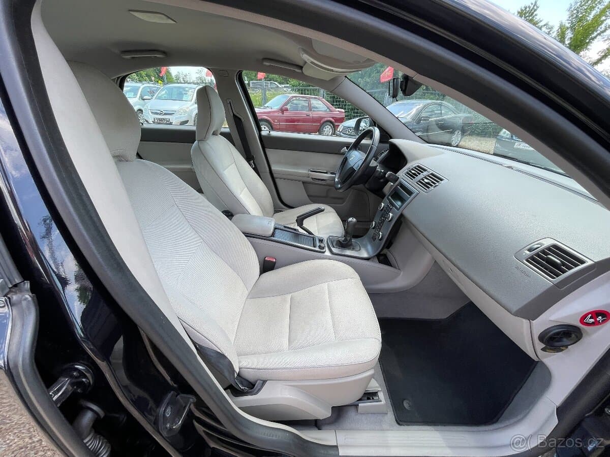 2012 Volvo S40 - 16