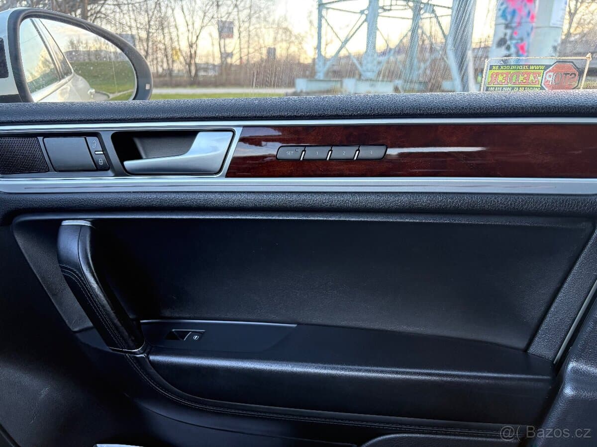 Volkswagen TOUAREG - 16
