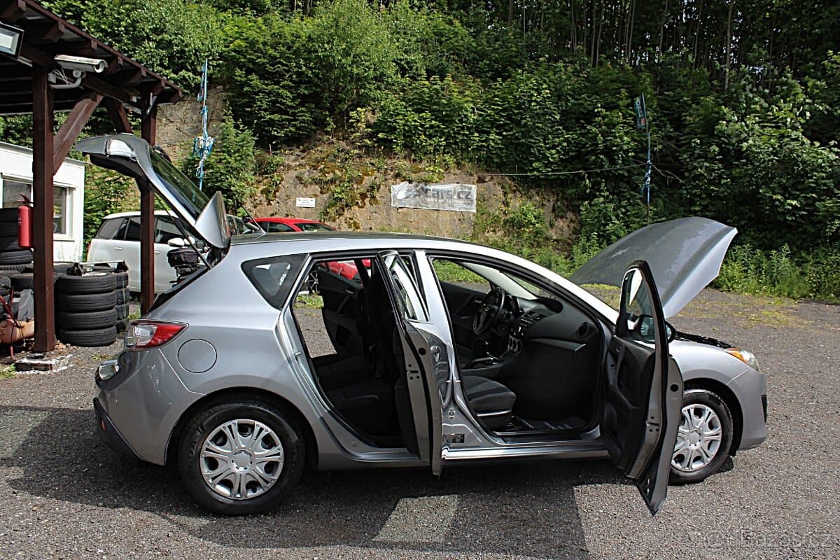 2010 Mazda 3 - 16