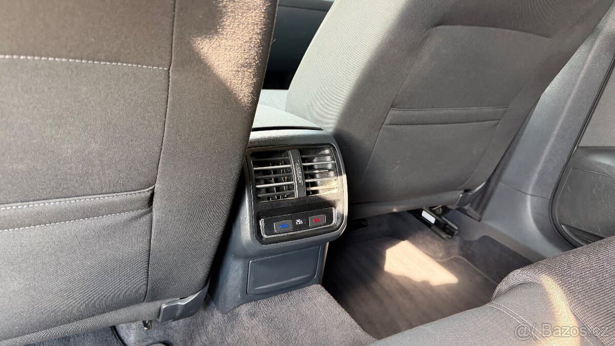 2015 Volkswagen PASSAT - 16