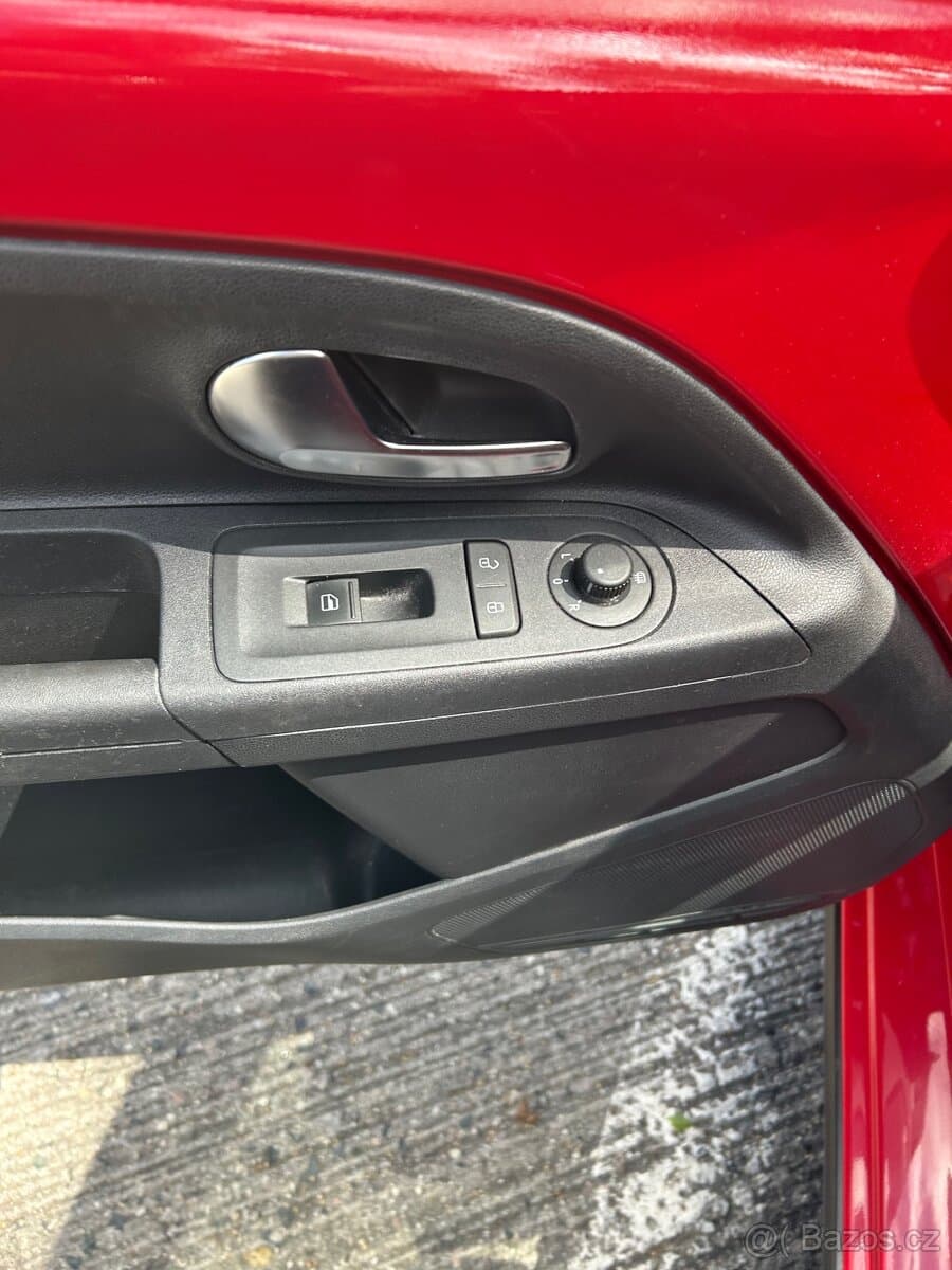 2014 Volkswagen UP! - 16