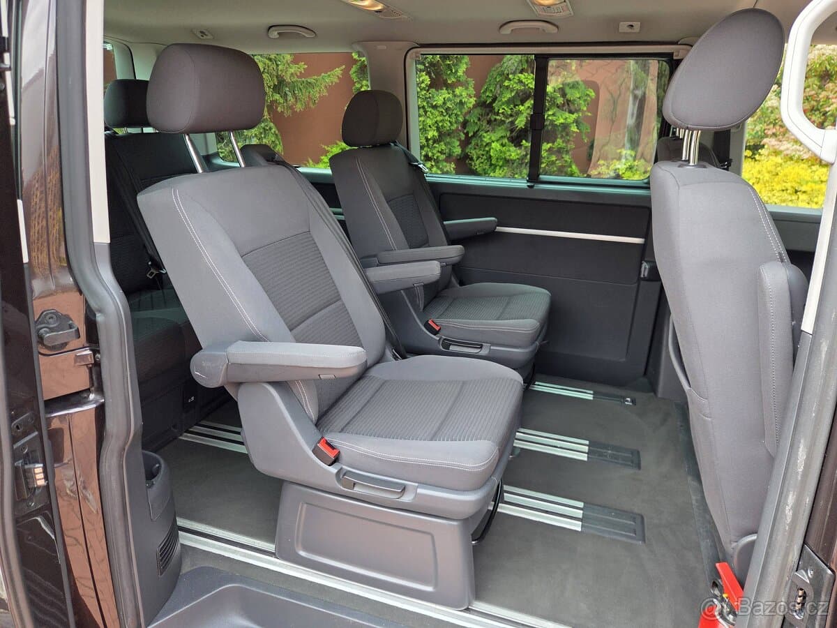 2010 Volkswagen MULTIVAN - 16