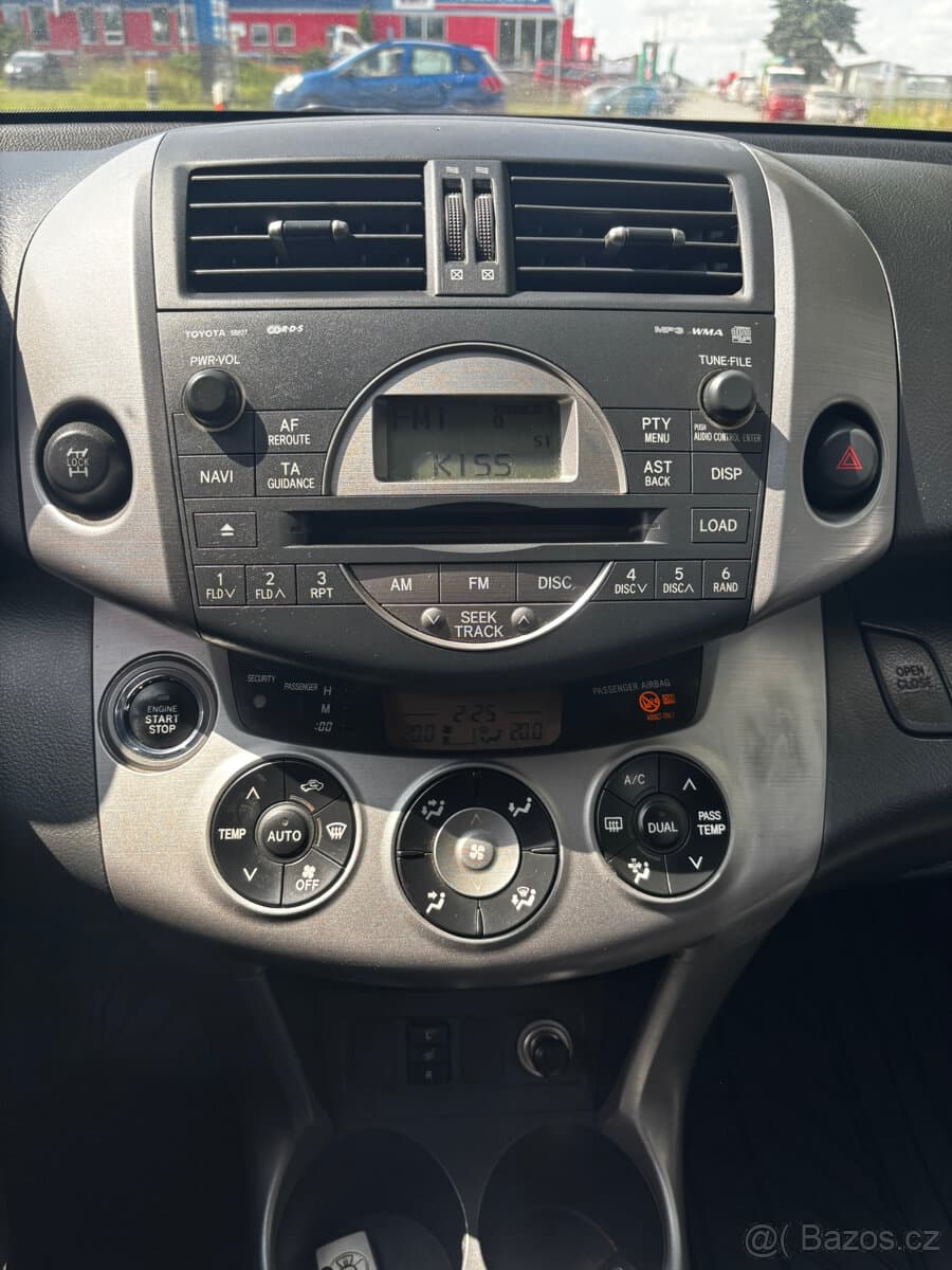 2006 Toyota RAV4 - 16