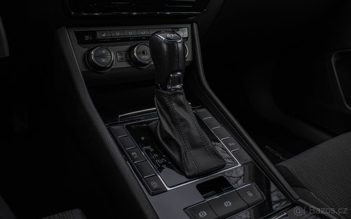 2016 Škoda SUPERB - 16