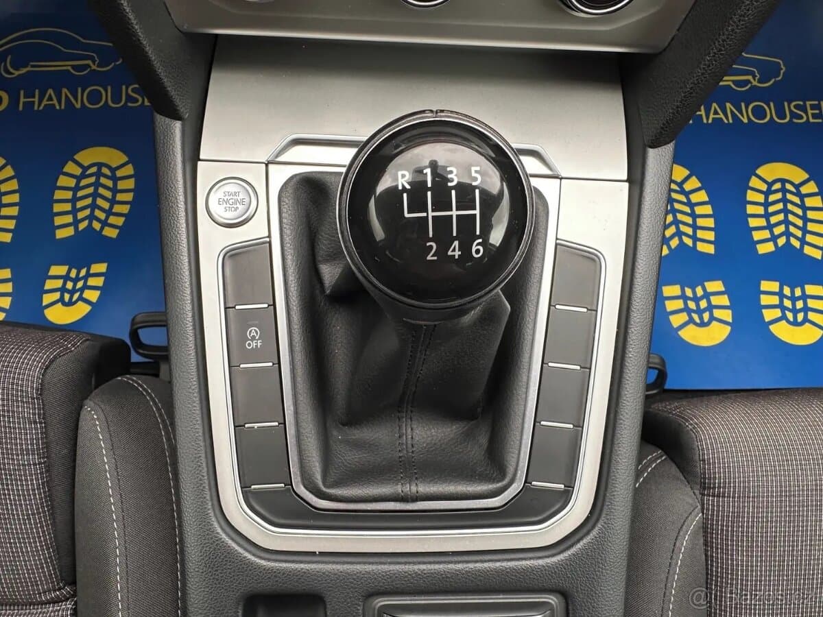 2015 Volkswagen PASSAT - 16