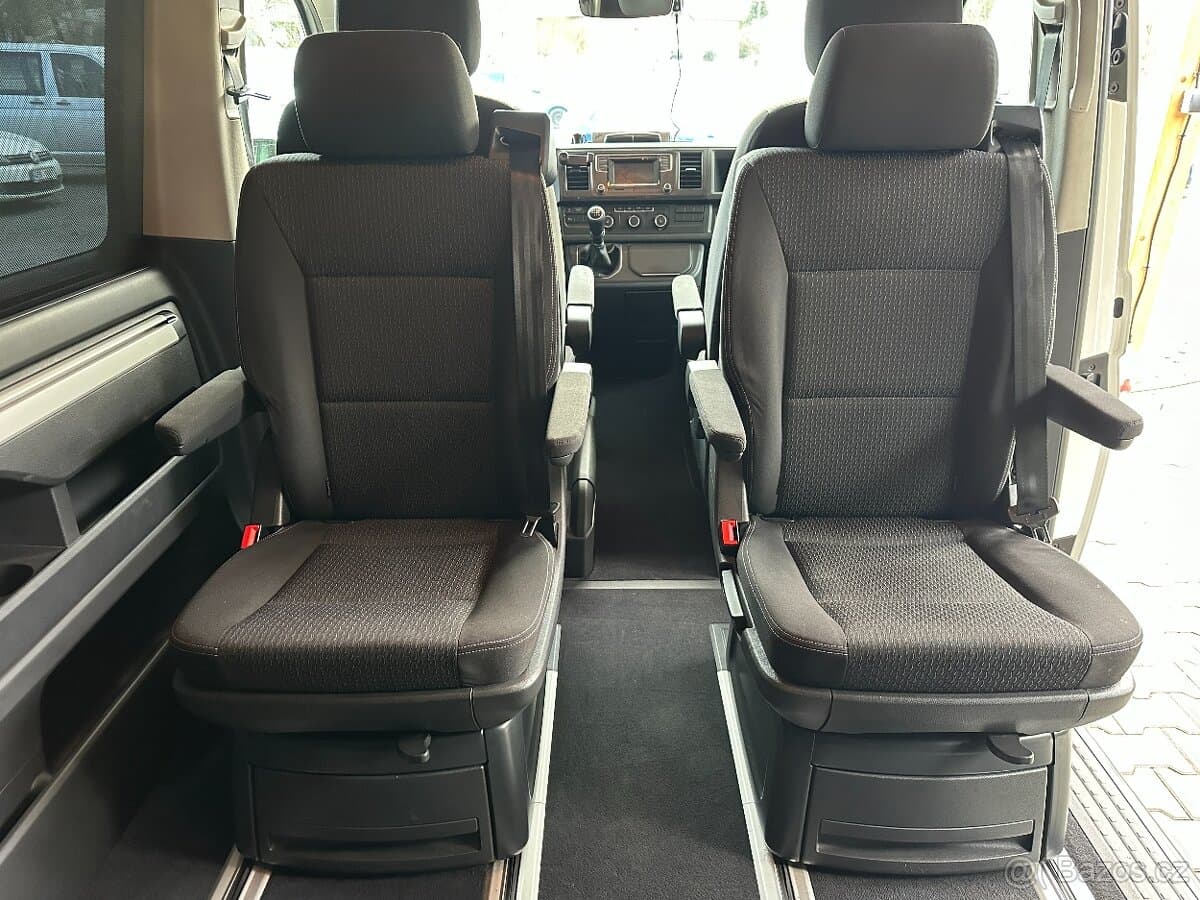 2016 Volkswagen MULTIVAN - 16