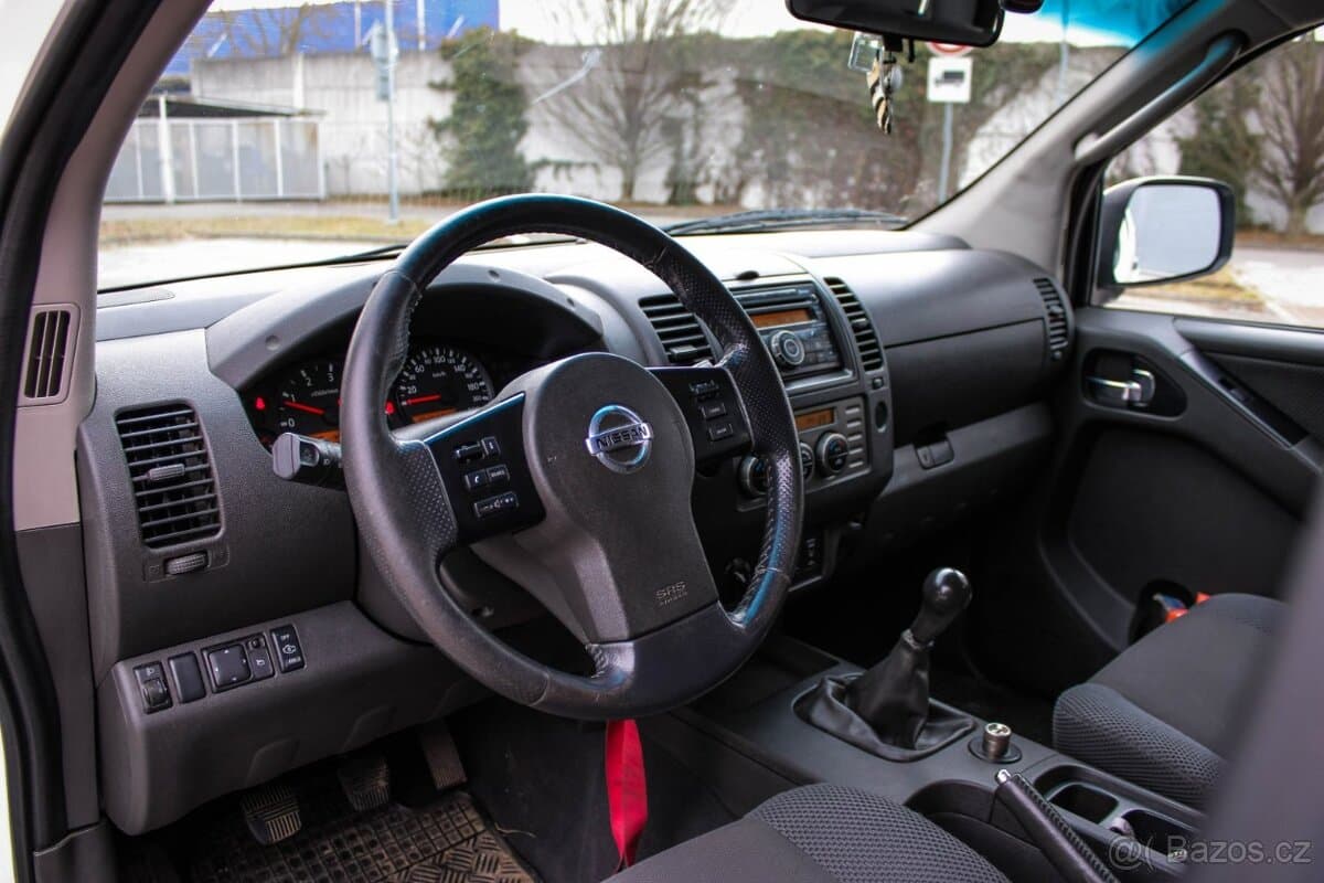 2009 Nissan NAVARA - 16