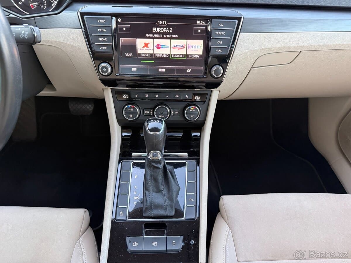2016 Škoda SUPERB - 16
