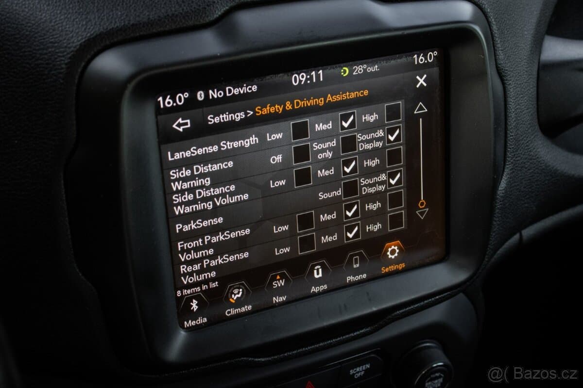 2018 Jeep RENEGADE - 16