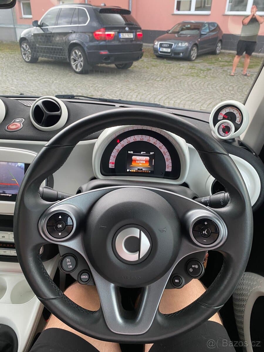 2015 Smart FORTWO - 16