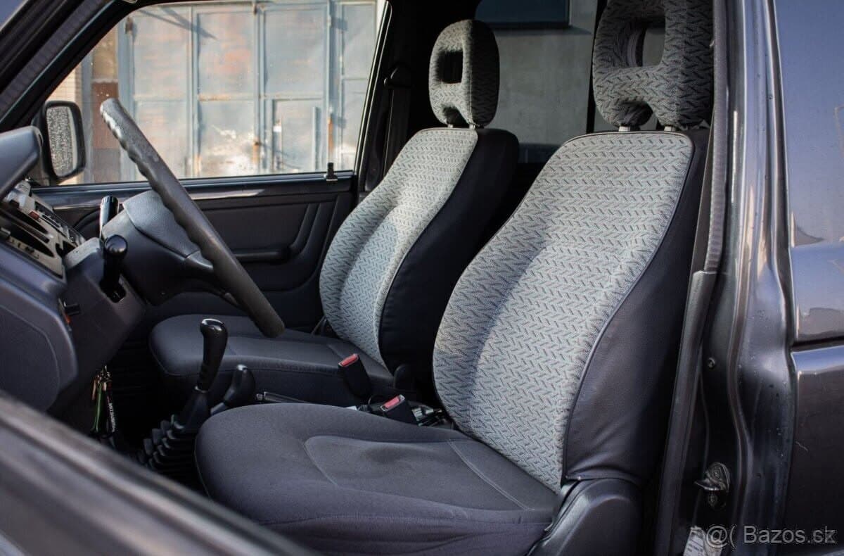 1996 Mitsubishi PAJERO - 16