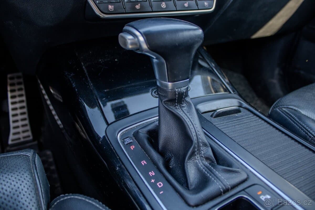 2018 Kia SORENTO - 16