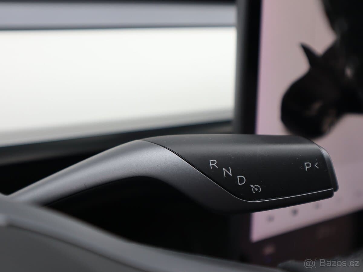 2022 Tesla MODEL Y - 16