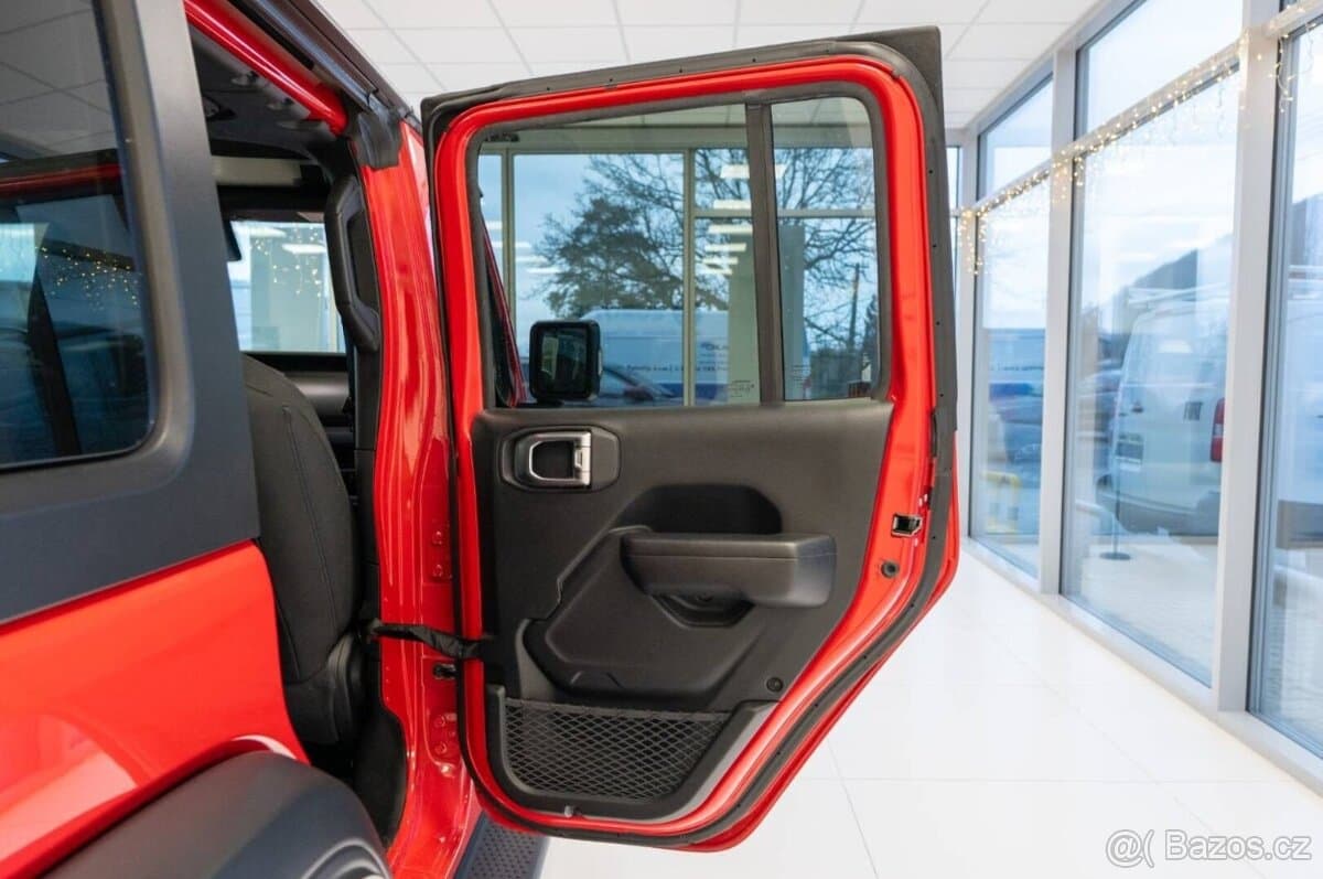2021 Jeep WRANGLER - 16
