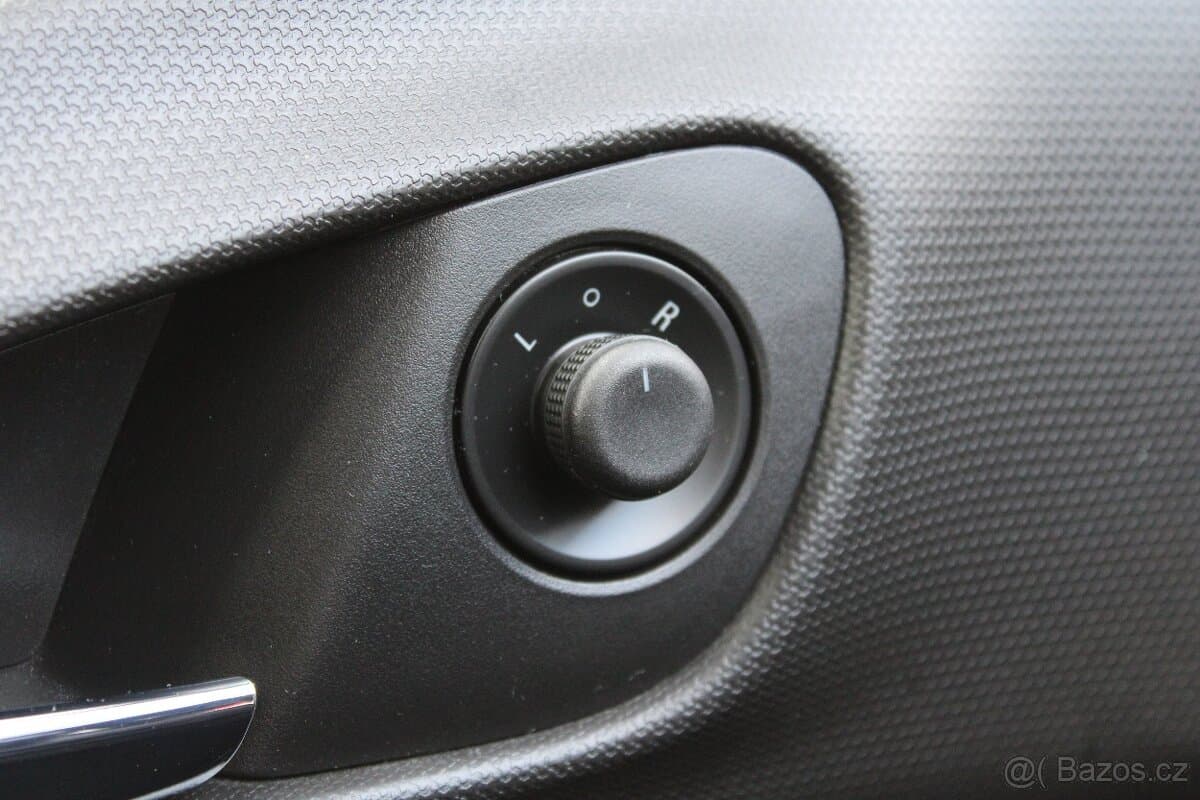 2017 Opel MERIVA - 16