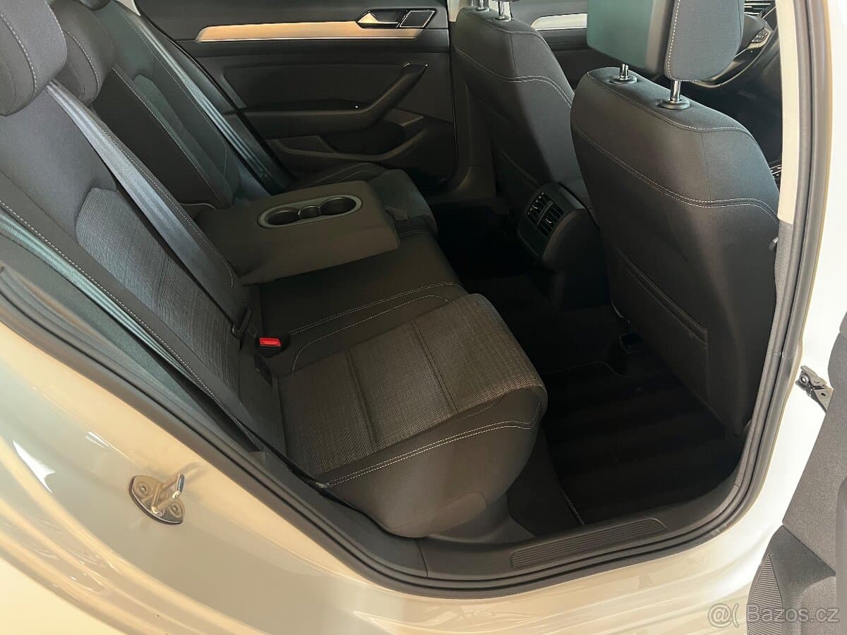2021 Volkswagen PASSAT - 17