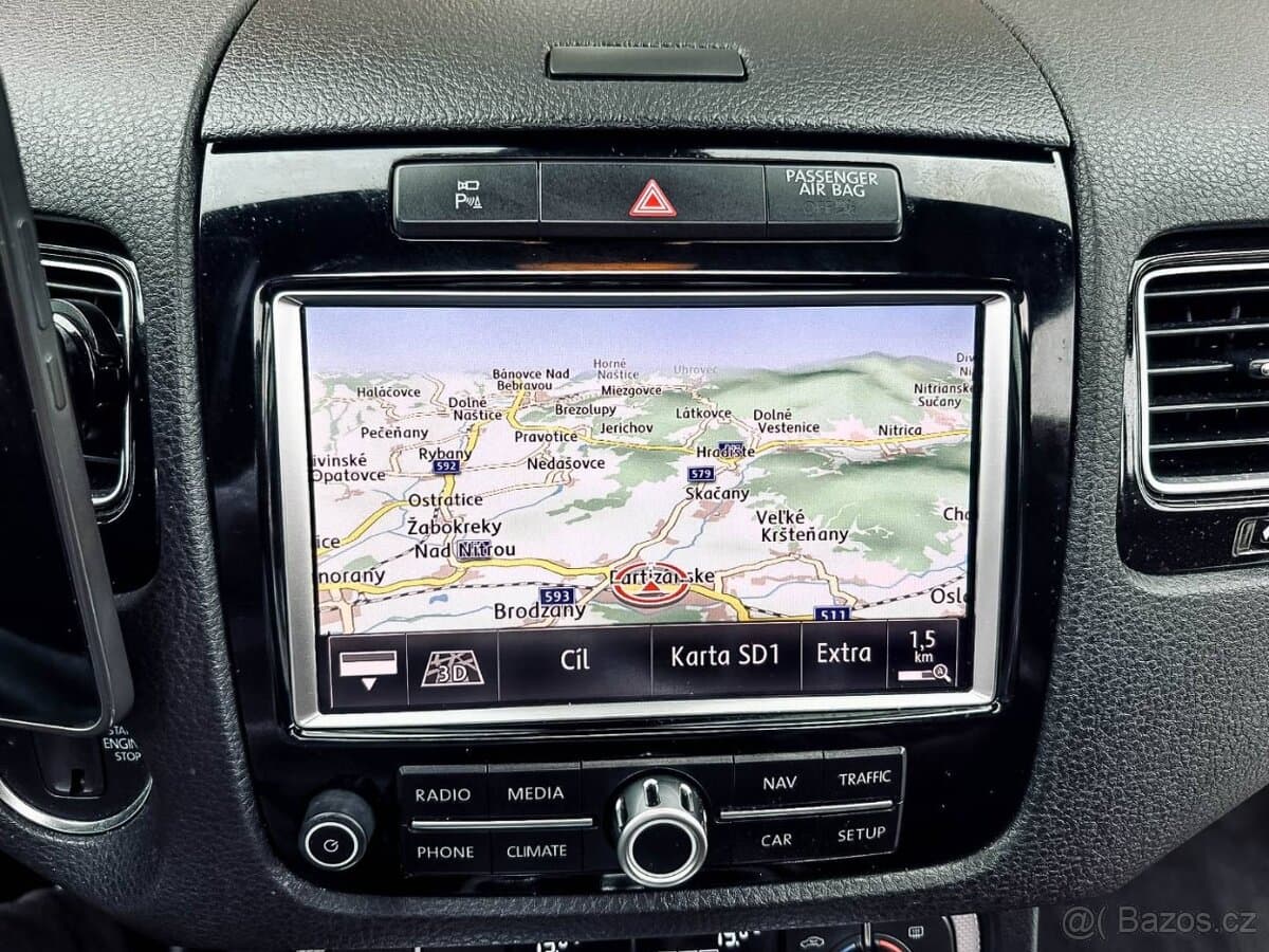 2012 Volkswagen TOUAREG - 17