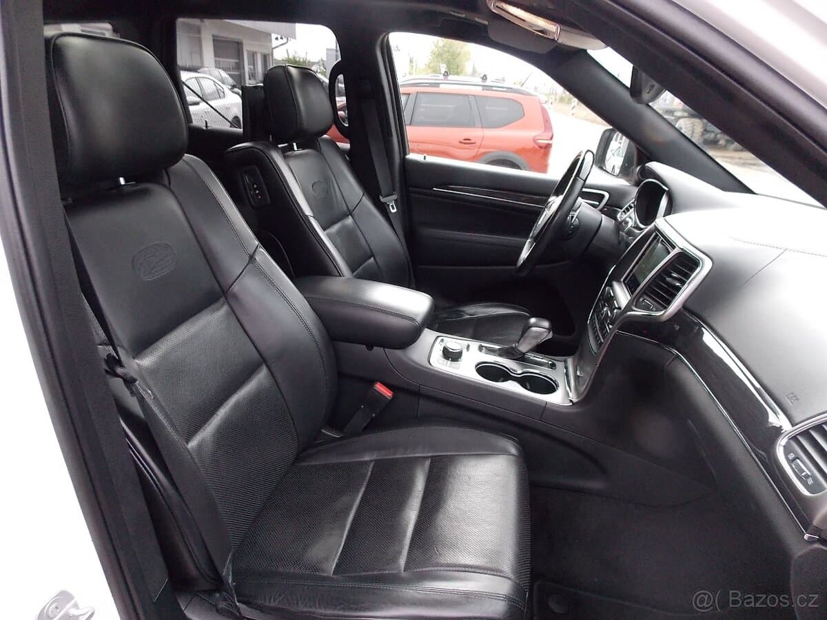 2018 Jeep CHEROKEE - 17