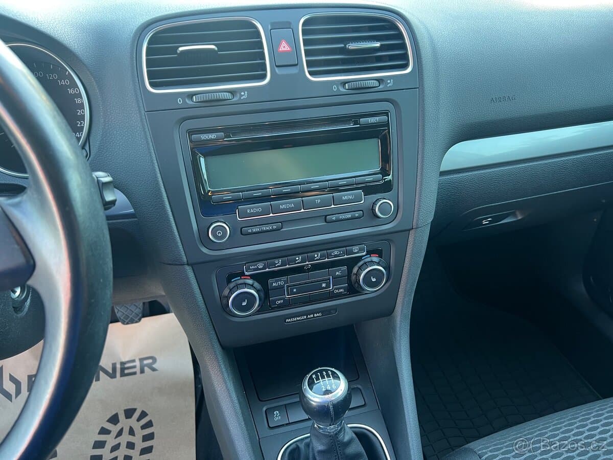 2011 Volkswagen GOLF - 17